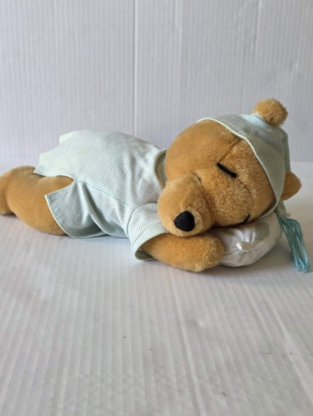 Vintage Disney Winne Pooh Plush wind up musical Sleeping 13" Stuffed Animal